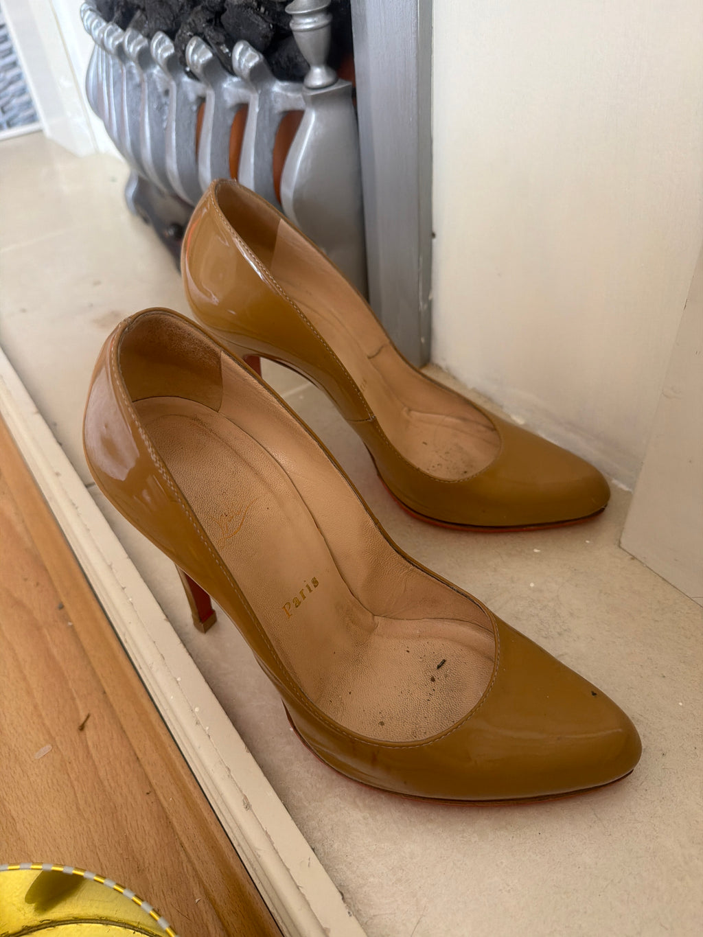 Pre-owned Christian Louboutin Beige Heels
