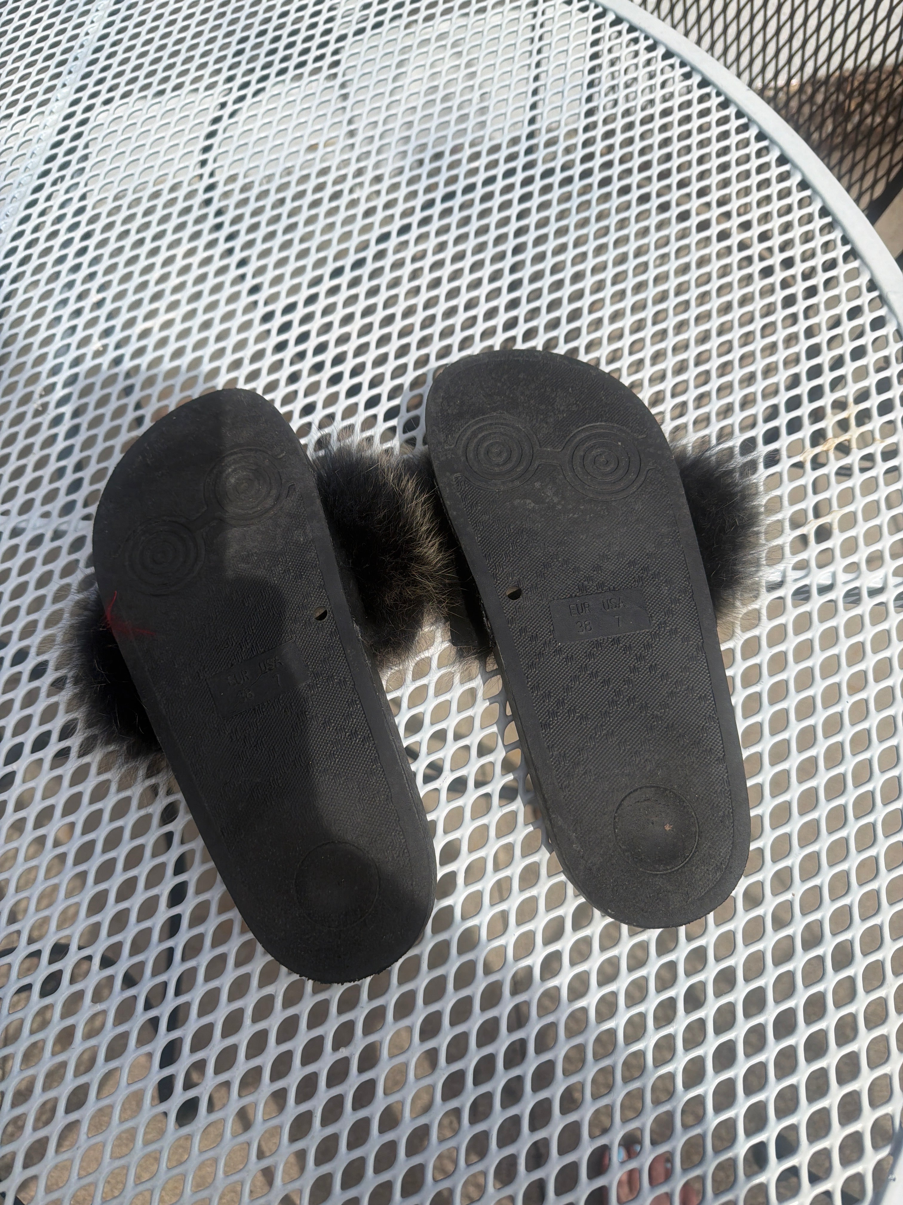 Pre-owned Fuzzy Slider Sandals